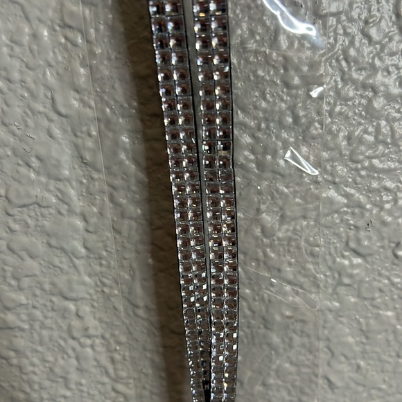 Silver gem lanyard and badge reel new in package - Picture 3 of 3